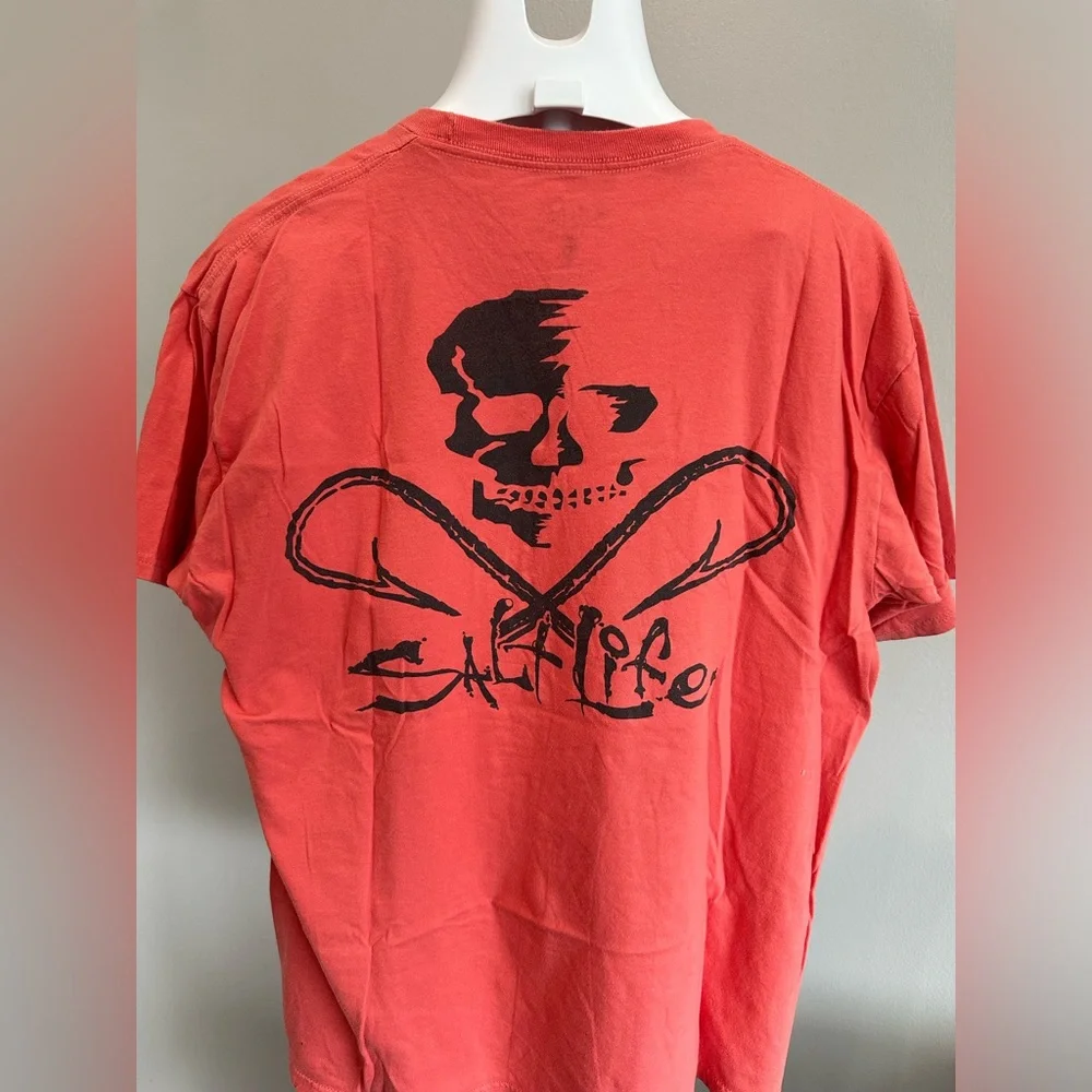Men’s burnt coral Salt Life T-shirt, skull & hook decals. NWT, size large - Picture 4 of 8